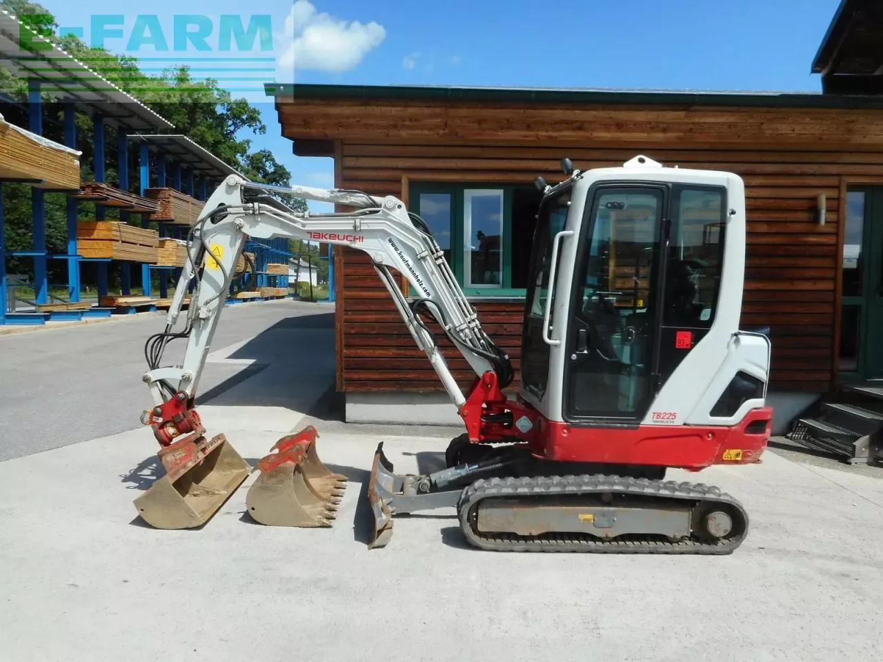 Takeuchi tb 225 mit powertilt + 3 löffel ( 2.400 kg ) - Minikotró: 1 kép. Takeuchi tb 225 mit powertilt + 3 löffel ( 2.400 kg ) - Minikotró: 1 kép.
