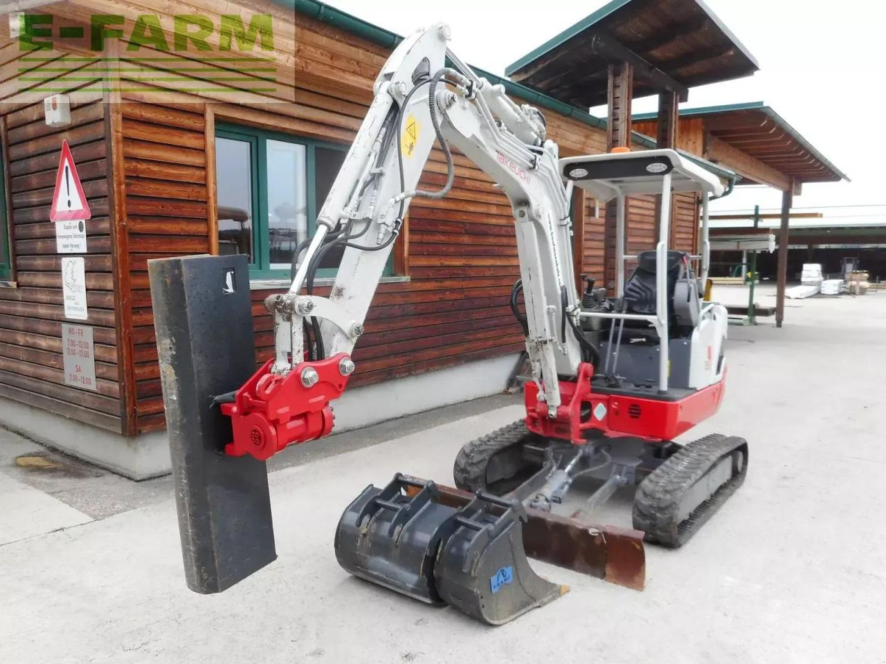 Takeuchi tb 225 mit powertilt + 3 löffel ( service neu ) - Minikotró: 2 kép. Takeuchi tb 225 mit powertilt + 3 löffel ( service neu ) - Minikotró: 2 kép.