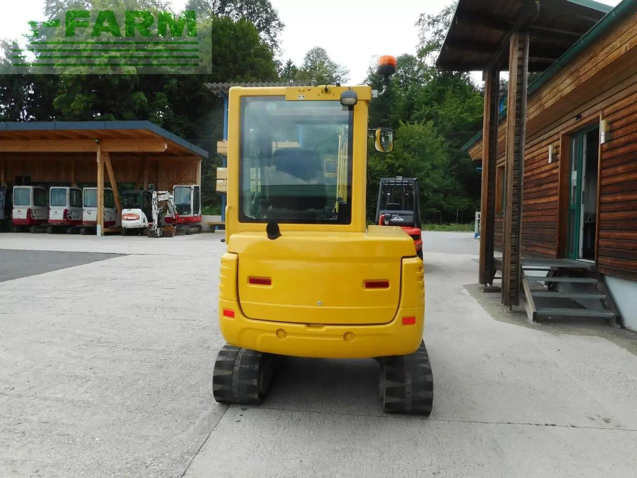 Takeuchi tb 235 ( 3.605kg ) powertilt + hydr. sw - Minikotró: 3 kép. Takeuchi tb 235 ( 3.605kg ) powertilt + hydr. sw - Minikotró: 3 kép.