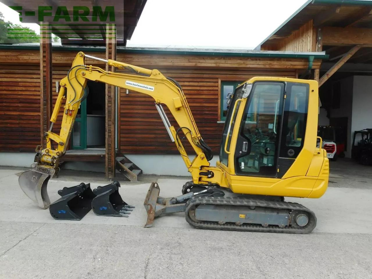 Takeuchi tb 235 ( 3.605kg ) powertilt + hydr. sw - Minikotró: 1 kép. Takeuchi tb 235 ( 3.605kg ) powertilt + hydr. sw - Minikotró: 1 kép.