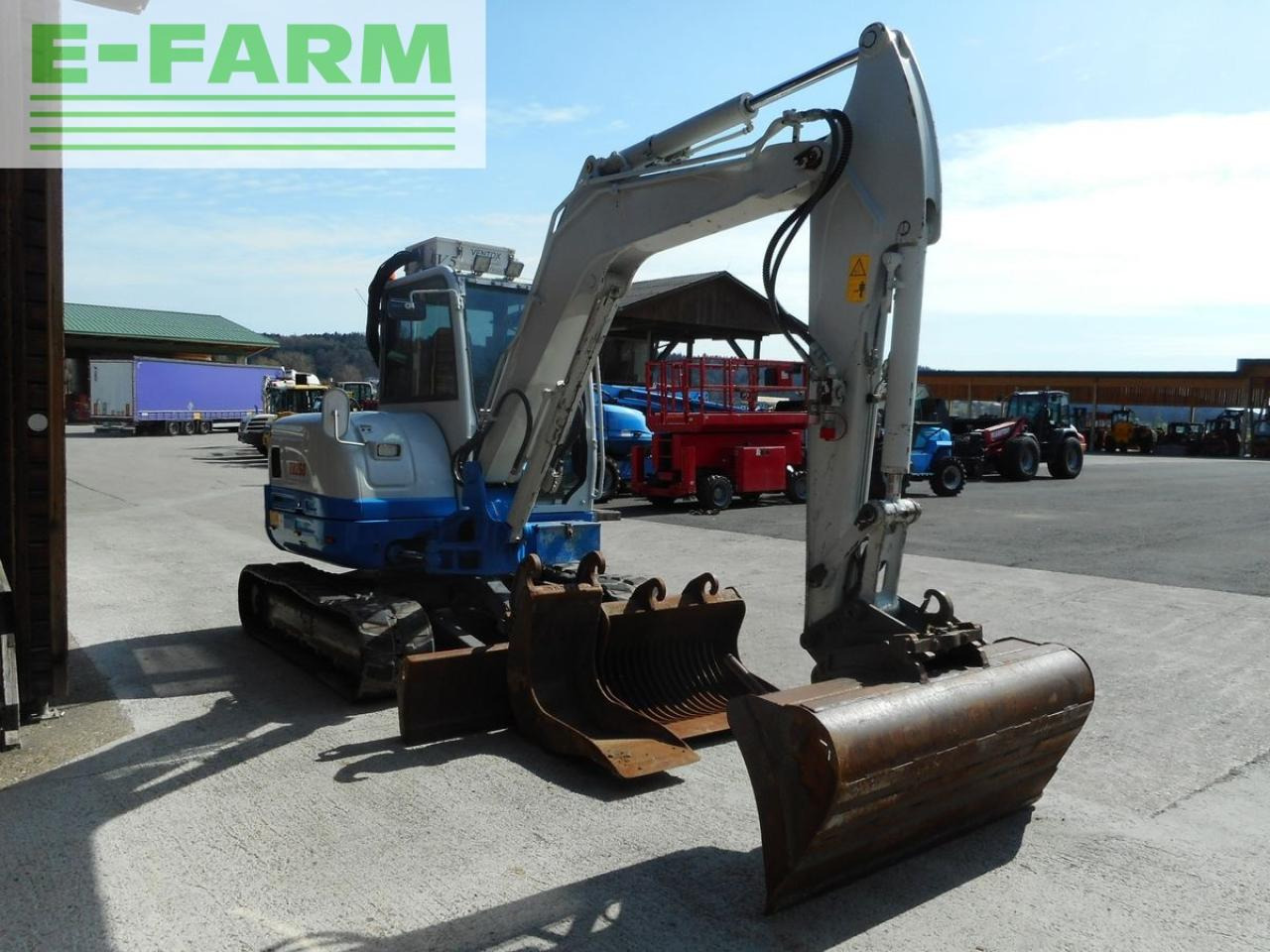 Takeuchi tb 260 ( 5.735kg ) hydr. sw + 3 löffel - Minikotró: 5 kép. Takeuchi tb 260 ( 5.735kg ) hydr. sw + 3 löffel - Minikotró: 5 kép.