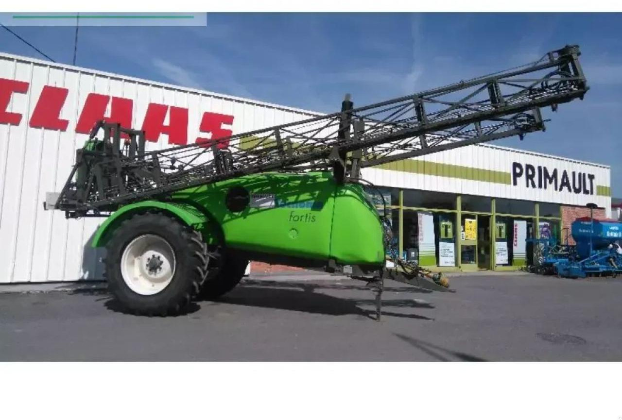 Tecnoma fortis 4300 - Vontatott permetezők: 3 kép. Tecnoma fortis 4300 - Vontatott permetezők: 3 kép.