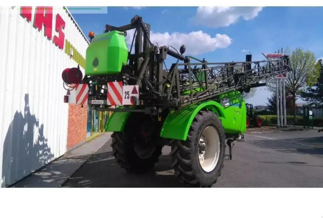 Tecnoma fortis 4300 - Vontatott permetezők: 4 kép. Tecnoma fortis 4300 - Vontatott permetezők: 4 kép.