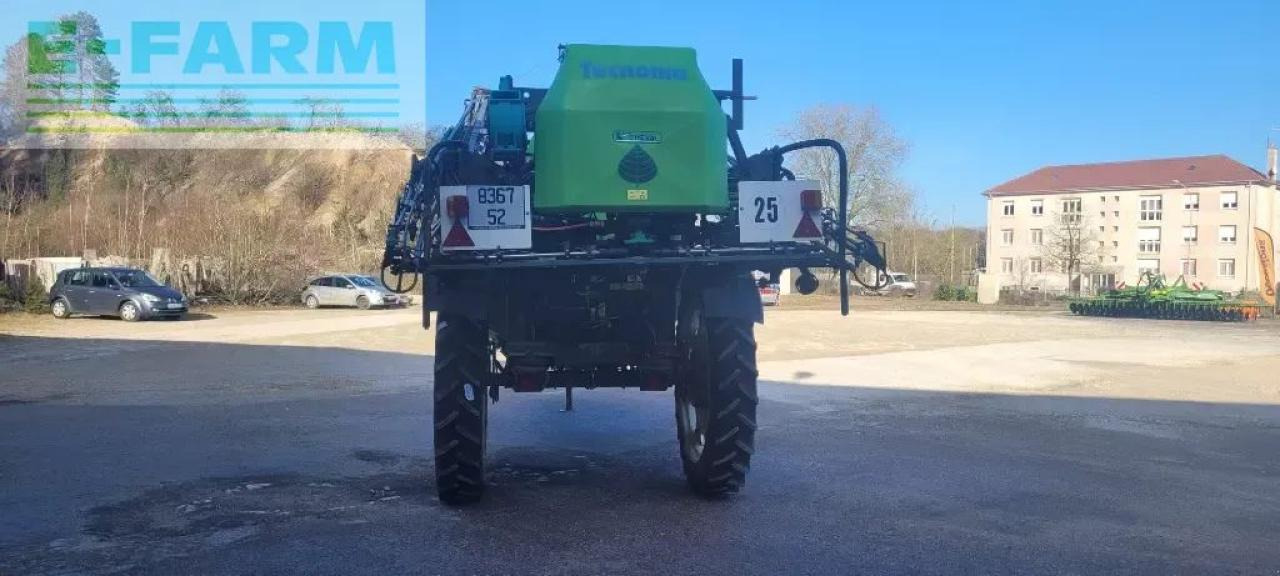 Tecnoma tecnis 3100 - Vontatott permetezők: 5 kép. Tecnoma tecnis 3100 - Vontatott permetezők: 5 kép.