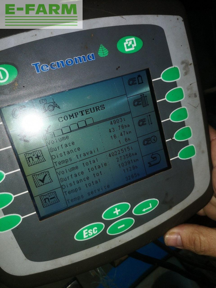 Tecnoma tecnis 3100 - Vontatott permetezők: 4 kép. Tecnoma tecnis 3100 - Vontatott permetezők: 4 kép.