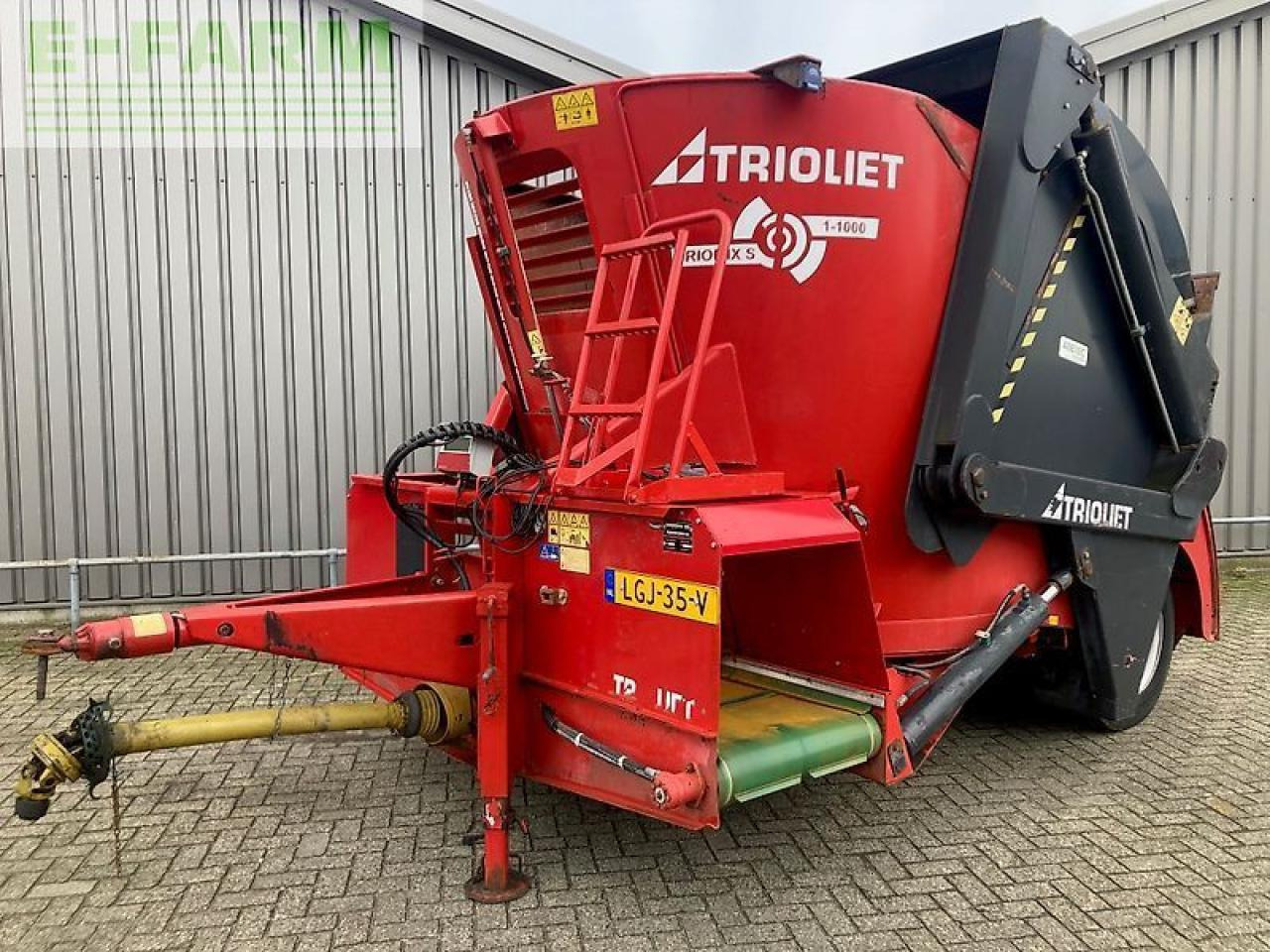 Trioliet triomix s1-1000 - Állattartás gépei: 1 kép. Trioliet triomix s1-1000 - Állattartás gépei: 1 kép.