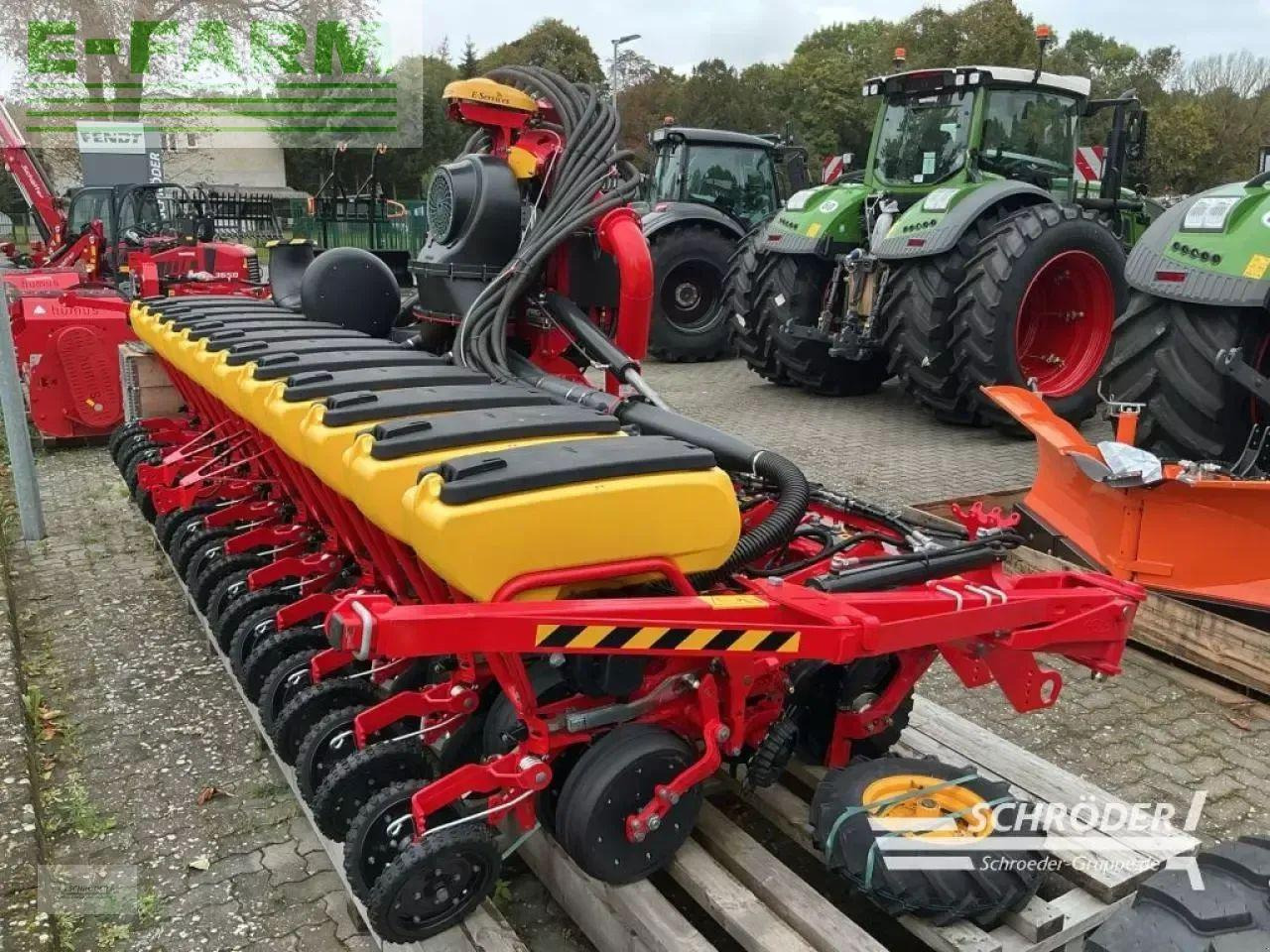 Väderstad neumaschine | tempo v tpv 12 + fh 2200 - Precíziós vetőgép: 4 kép. Väderstad neumaschine | tempo v tpv 12 + fh 2200 - Precíziós vetőgép: 4 kép.