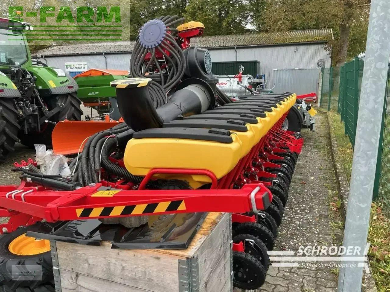 Väderstad neumaschine | tempo v tpv 12 + fh 2200 - Precíziós vetőgép: 3 kép. Väderstad neumaschine | tempo v tpv 12 + fh 2200 - Precíziós vetőgép: 3 kép.