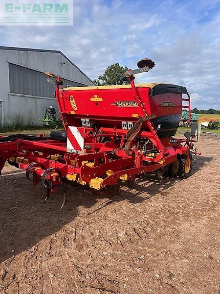 Väderstad rapid 300 s - Szemenkénti vetőgép: 2 kép. Väderstad rapid 300 s - Szemenkénti vetőgép: 2 kép.