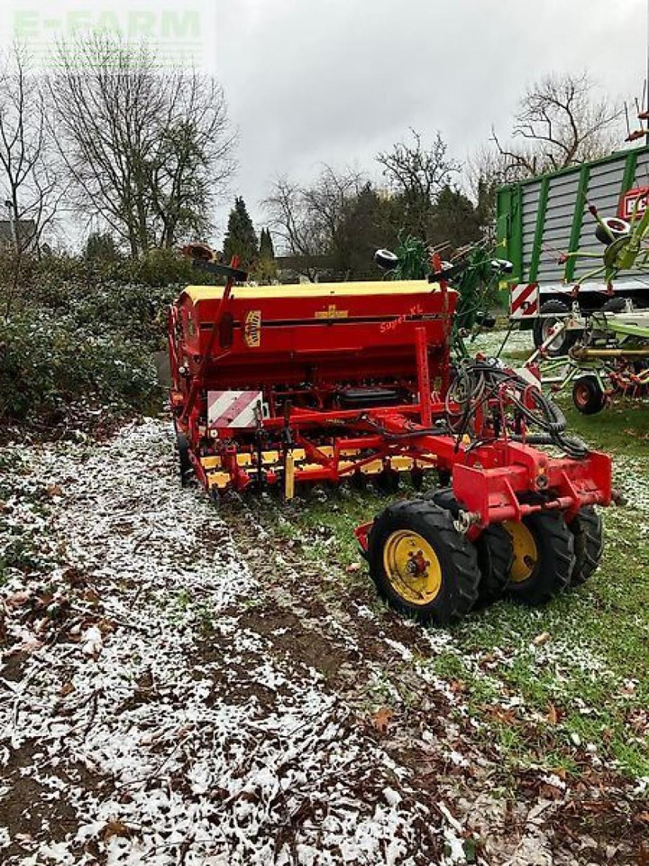 Väderstad rapid 300s - Szemenkénti vetőgép: 2 kép. Väderstad rapid 300s - Szemenkénti vetőgép: 2 kép.