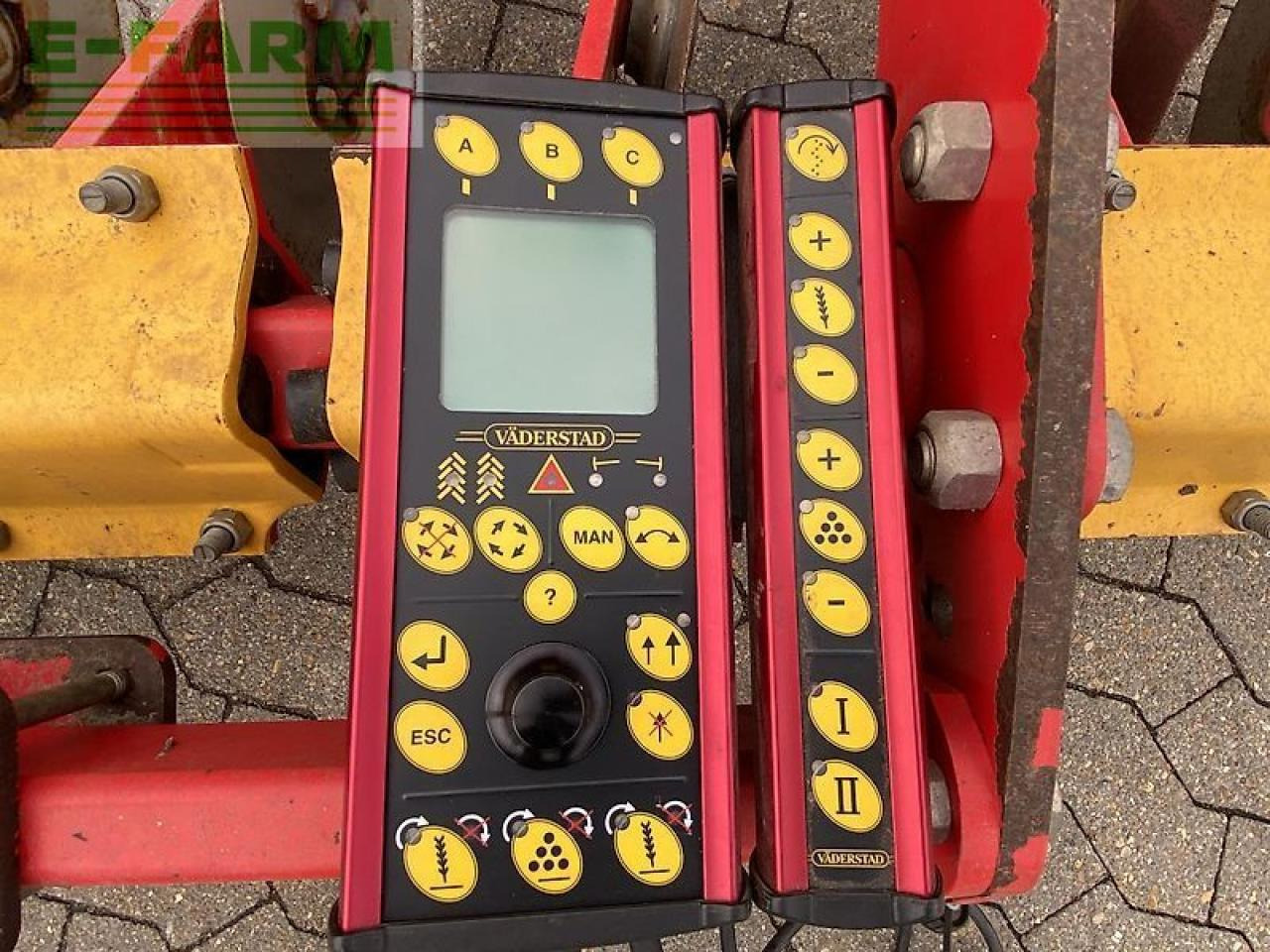 Väderstad rapid 400c - Szemenkénti vetőgép: 3 kép. Väderstad rapid 400c - Szemenkénti vetőgép: 3 kép.