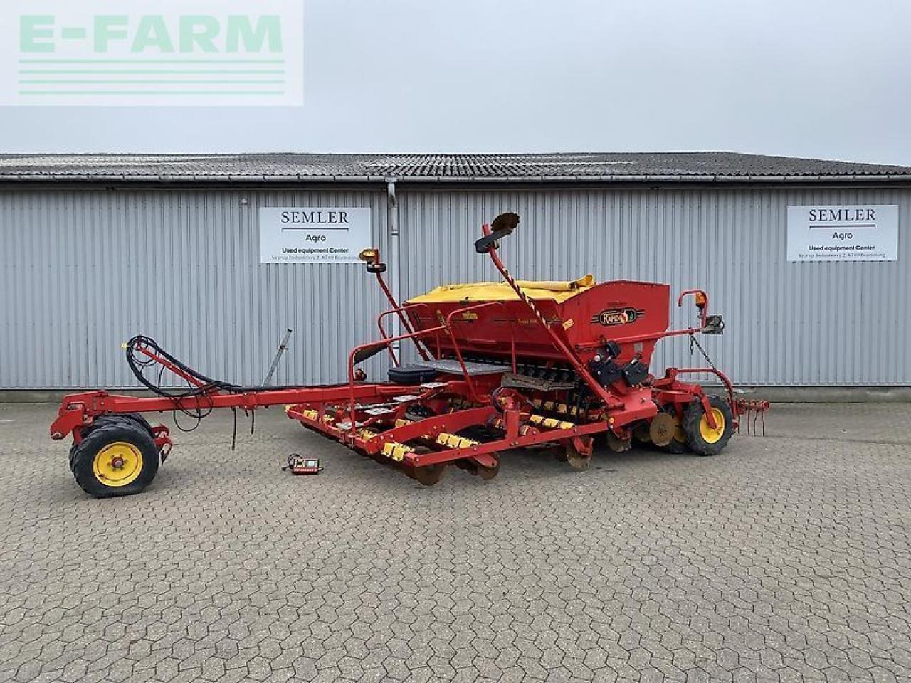 Väderstad rapid 400c - Szemenkénti vetőgép: 1 kép. Väderstad rapid 400c - Szemenkénti vetőgép: 1 kép.