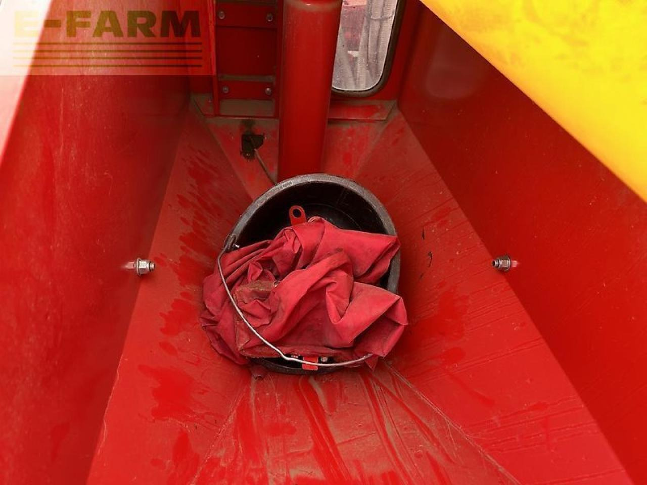 Väderstad rapid 600c - Szemenkénti vetőgép: 5 kép. Väderstad rapid 600c - Szemenkénti vetőgép: 5 kép.