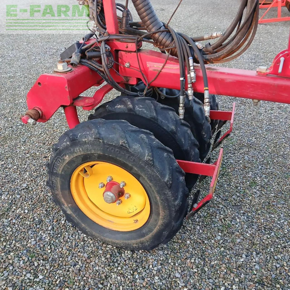 Väderstad rapid rda 400s - Precíziós vetőgép: 5 kép. Väderstad rapid rda 400s - Precíziós vetőgép: 5 kép.