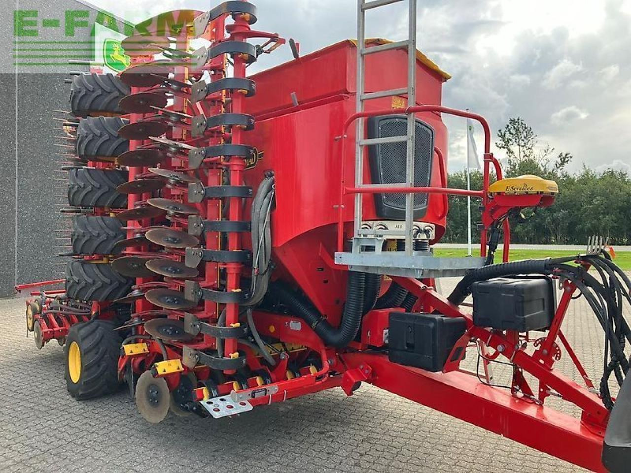 Väderstad spirit st 800c - Szemenkénti vetőgép: 2 kép. Väderstad spirit st 800c - Szemenkénti vetőgép: 2 kép.