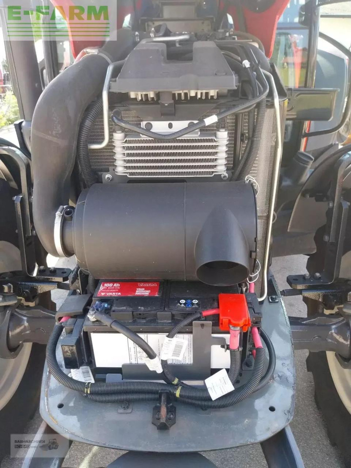 Traktor Valtra a 85: 9 kép. Traktor Valtra a 85: 9 kép.