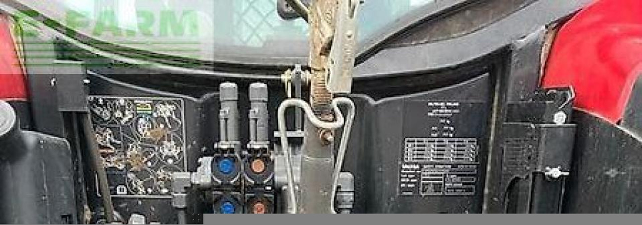 Traktor Valtra a104 mit frontlader: 7 kép.