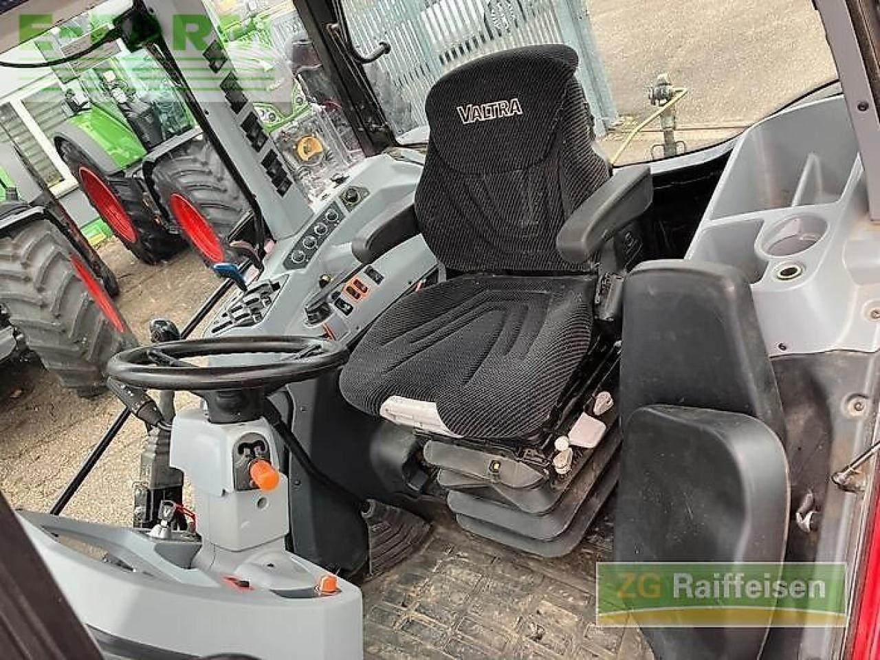 Traktor Valtra a104 mit frontlader: 10 kép.