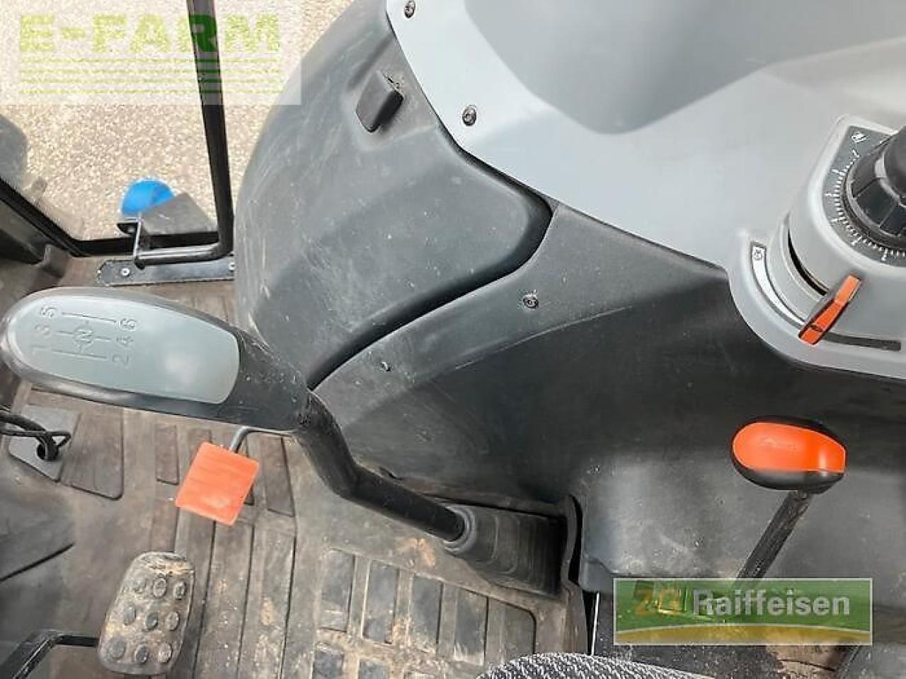 Traktor Valtra a104 mit frontlader: 13 kép.