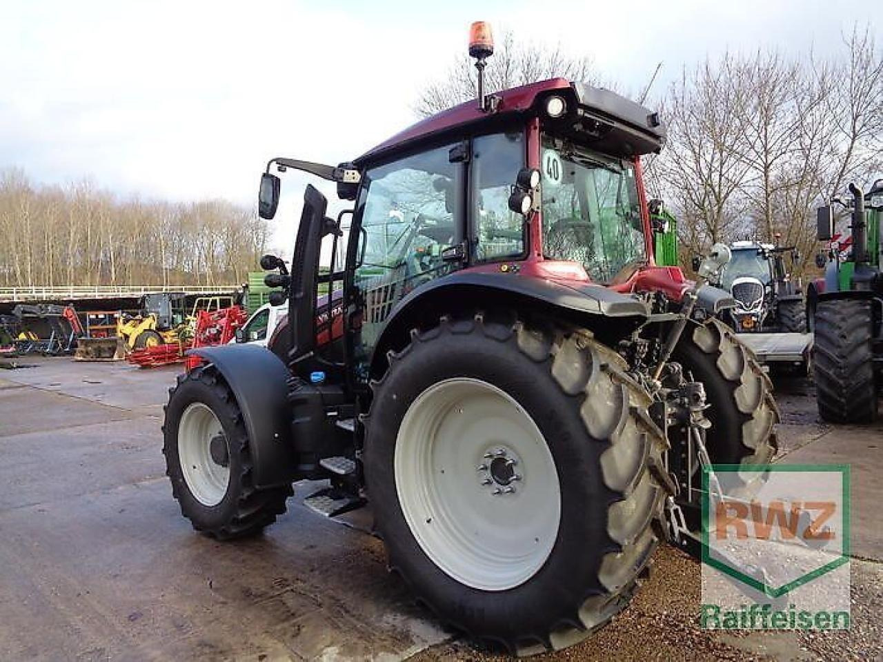 Valtra g135 a schlepper - Traktor: 4 kép. Valtra g135 a schlepper - Traktor: 4 kép.