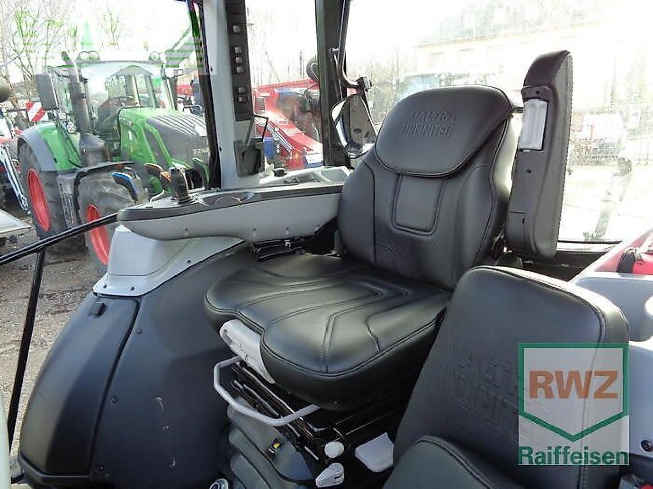 Valtra g135 a schlepper - Traktor: 5 kép. Valtra g135 a schlepper - Traktor: 5 kép.