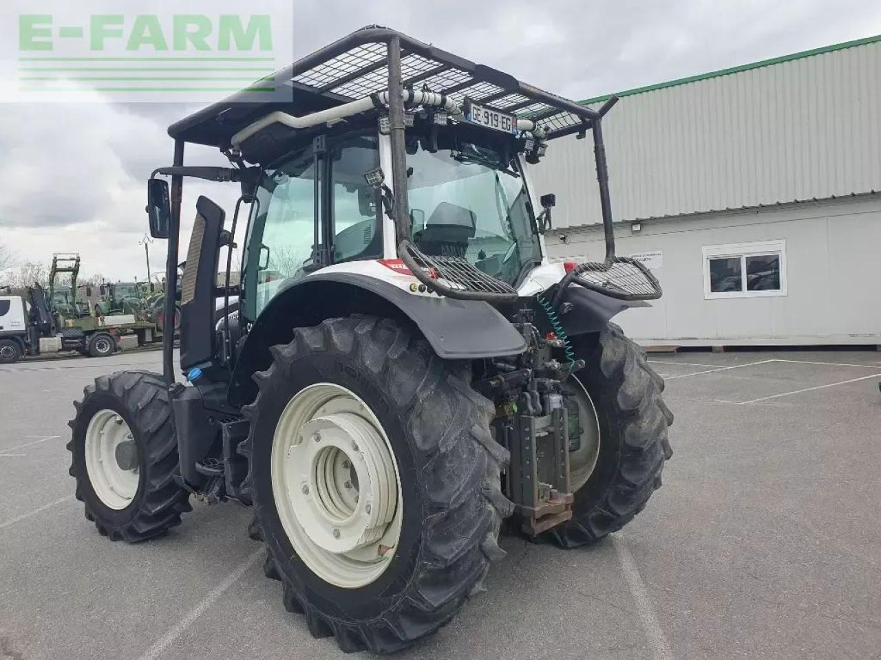 Valtra n 135 direct smarttouch Direct - Traktor: 5 kép. Valtra n 135 direct smarttouch Direct - Traktor: 5 kép.