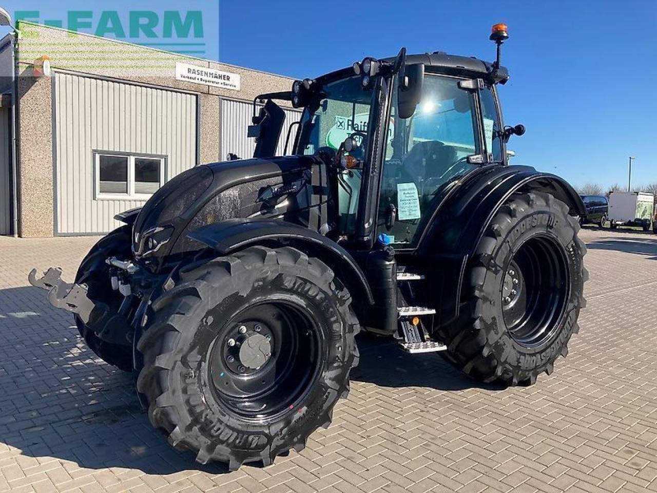 Valtra n 155ea - Traktor: 2 kép. Valtra n 155ea - Traktor: 2 kép.