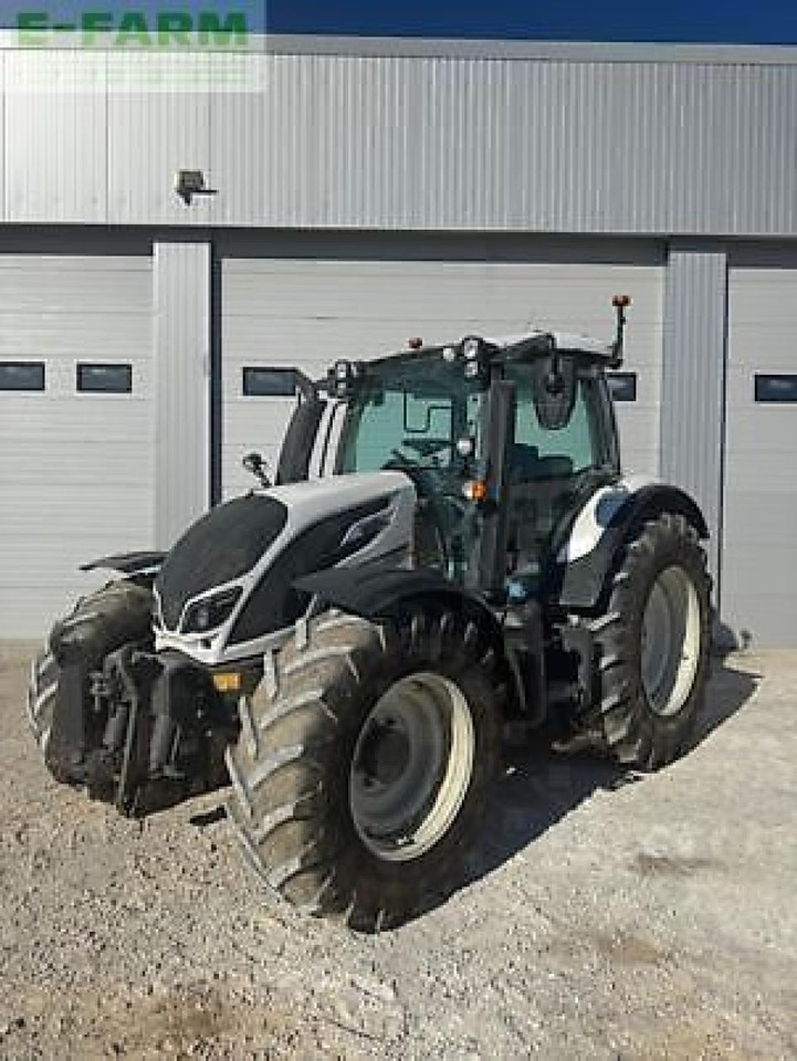 Valtra n134 h5 - Traktor: 1 kép. Valtra n134 h5 - Traktor: 1 kép.
