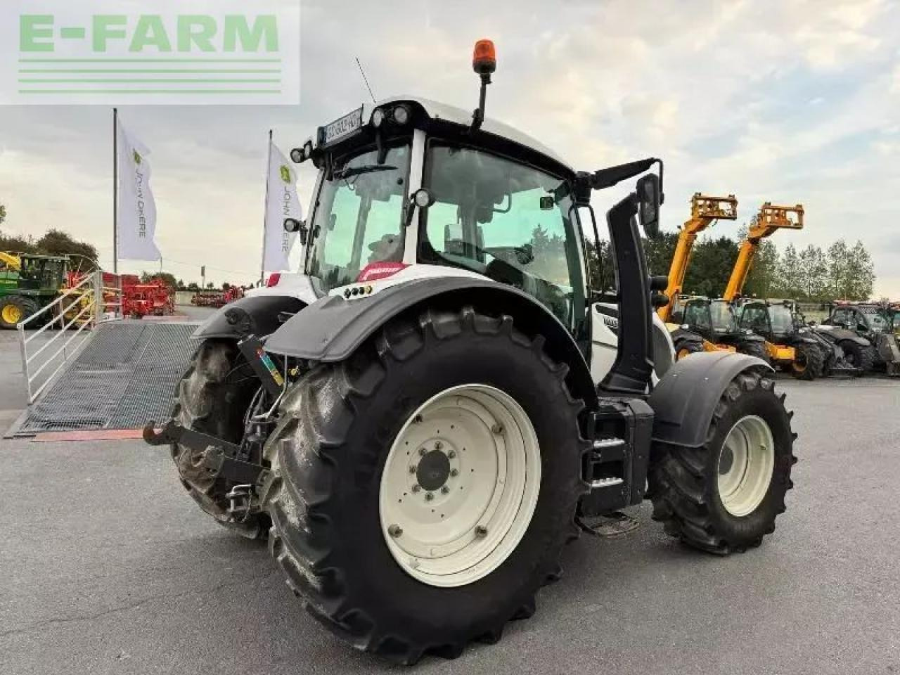 Valtra n174 direct Direct - Traktor: 5 kép. Valtra n174 direct Direct - Traktor: 5 kép.