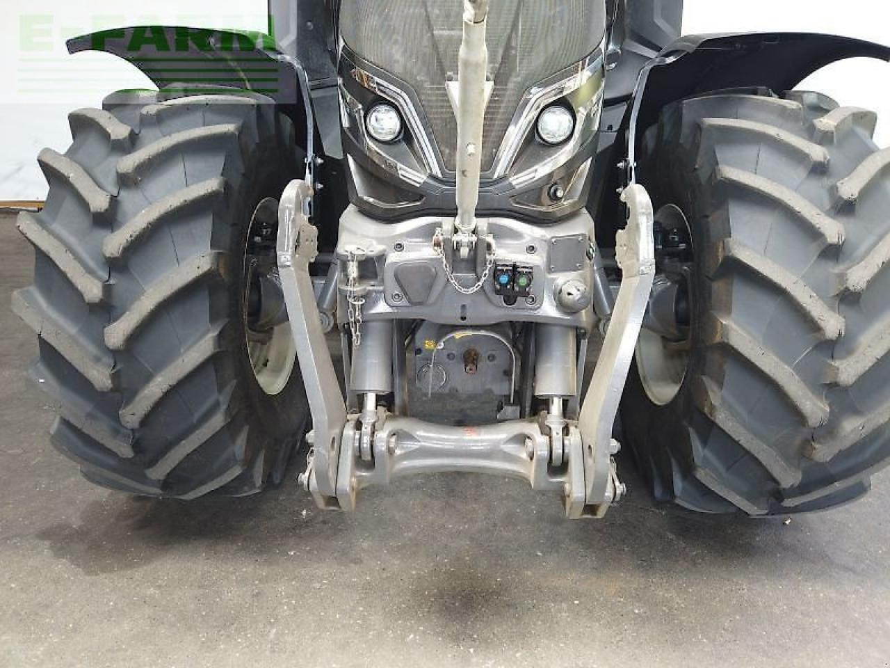 Valtra q 285 - Traktor: 3 kép. Valtra q 285 - Traktor: 3 kép.