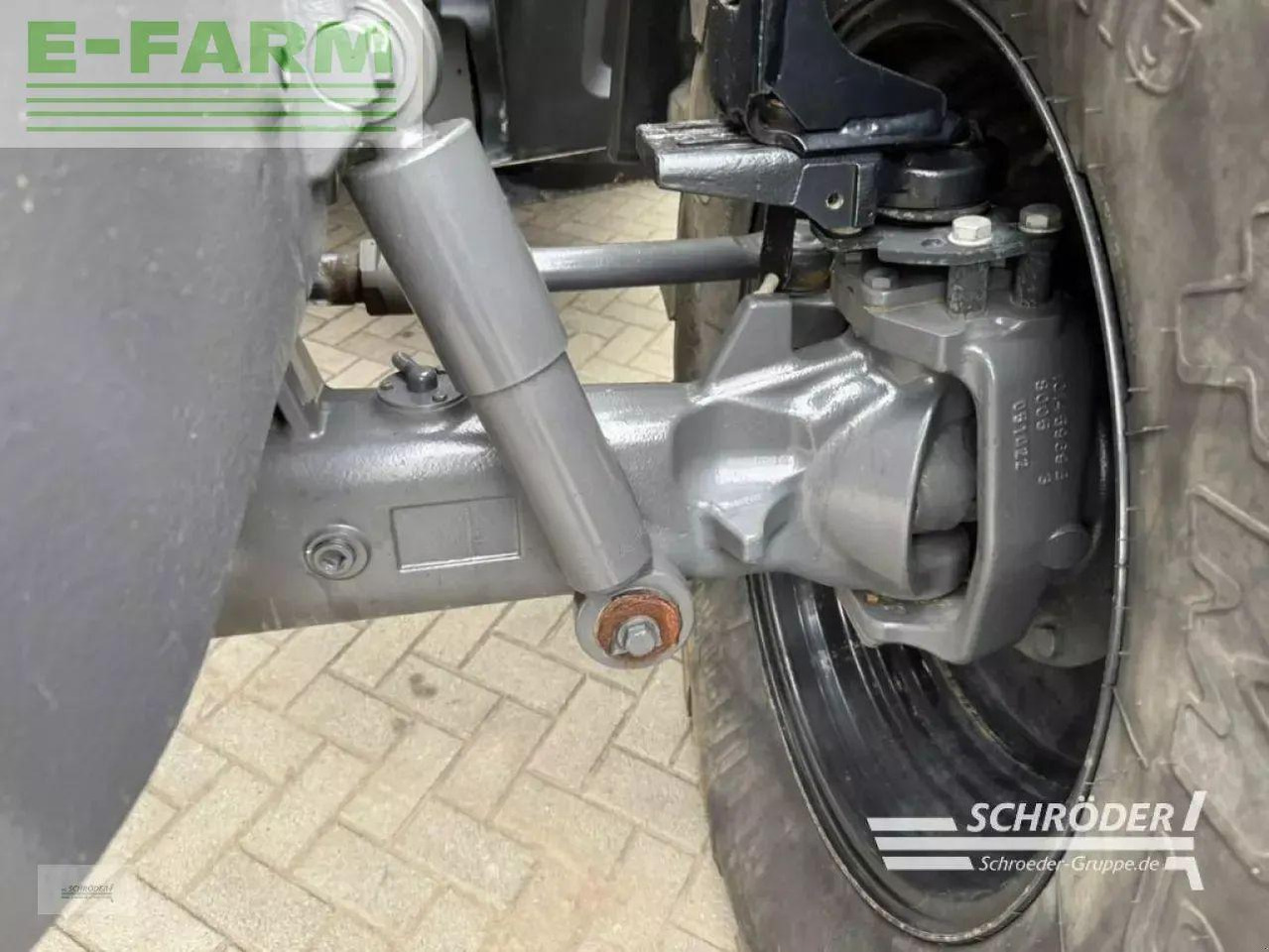 Traktor Valtra q 305: 11 kép. Traktor Valtra q 305: 11 kép.