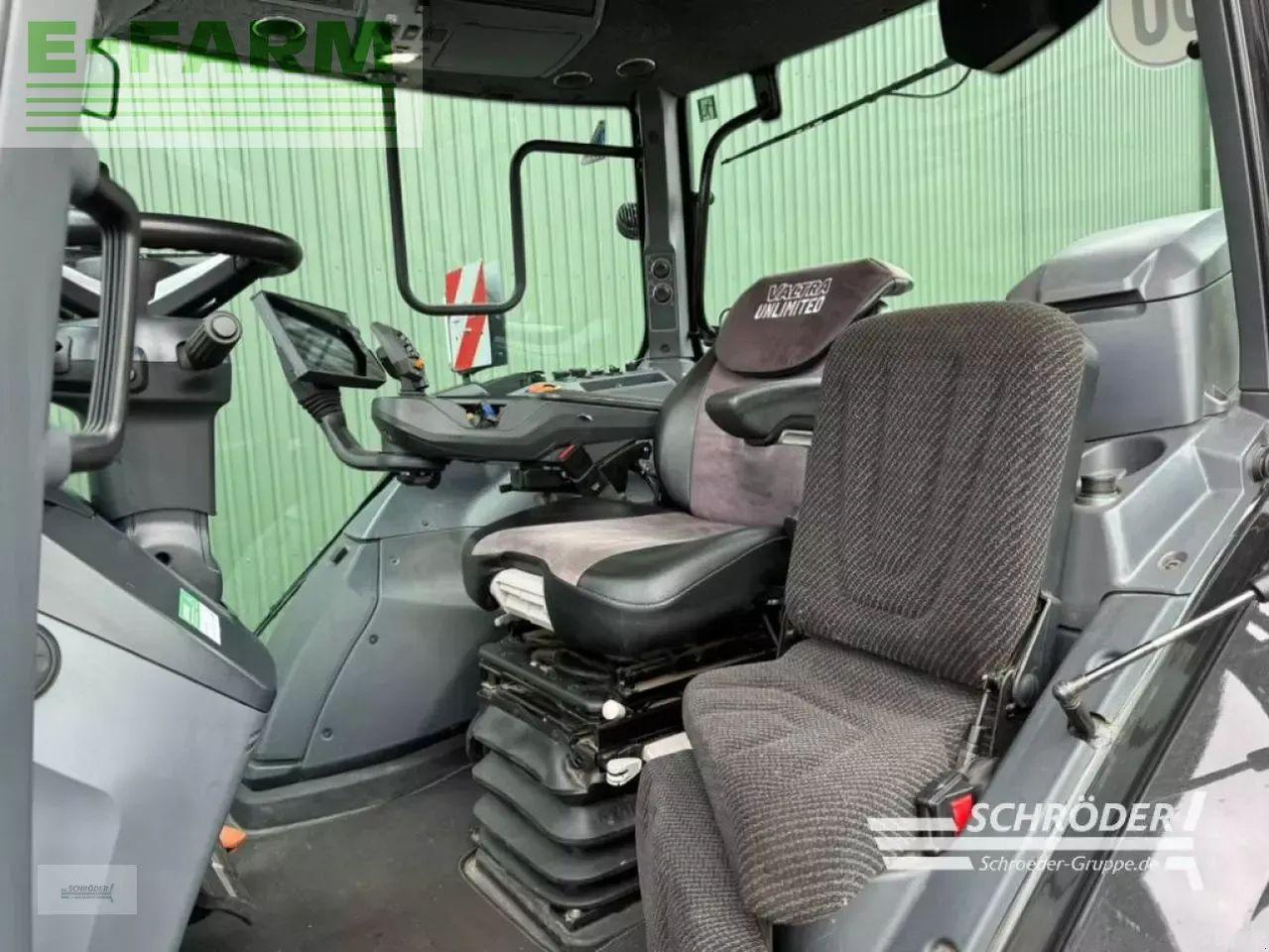 Traktor Valtra q 305: 16 kép. Traktor Valtra q 305: 16 kép.