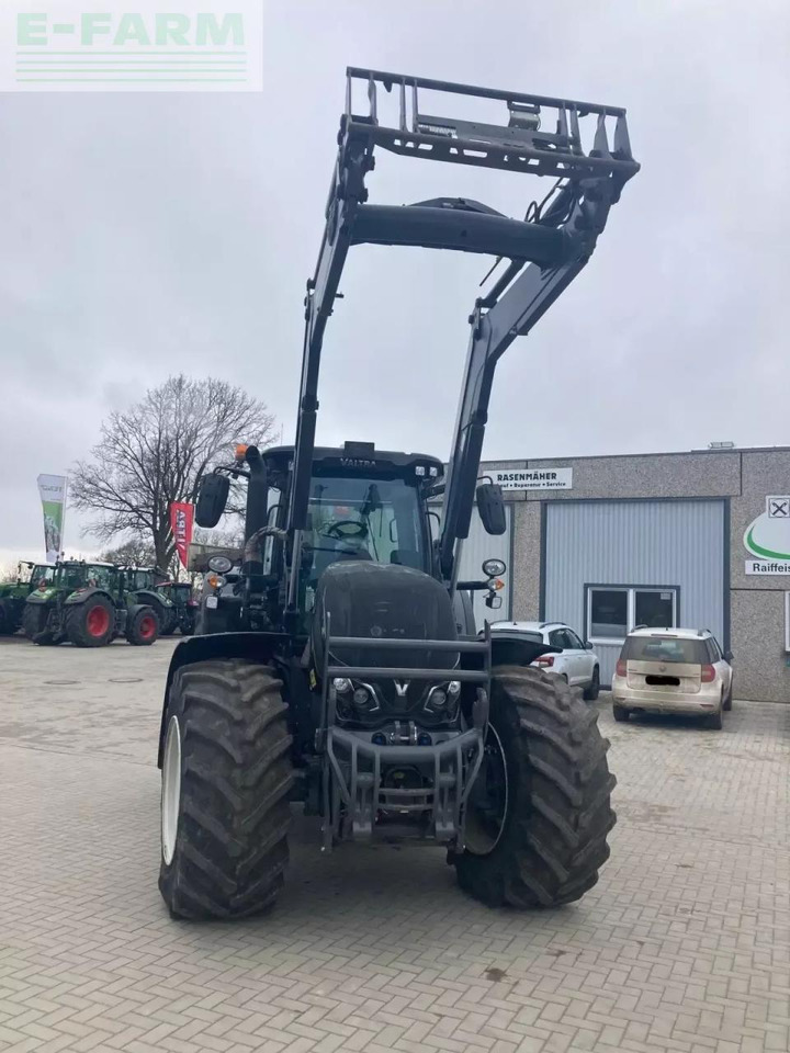 Valtra s374 smarttouch - Traktor: 3 kép. Valtra s374 smarttouch - Traktor: 3 kép.
