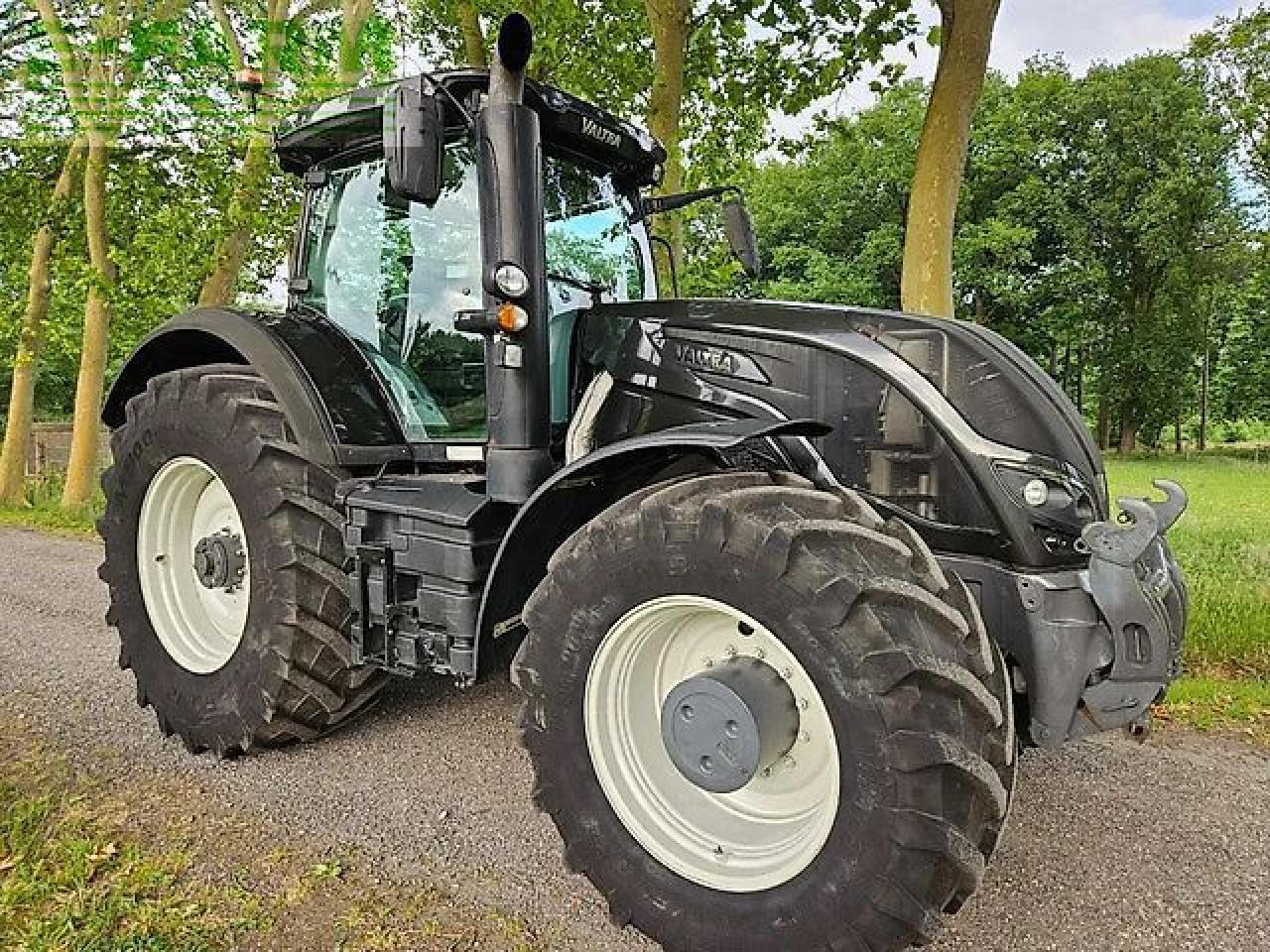Valtra s394 smarttouch twintrac s274 s294 s324 s354 s374 fendt agco - Traktor: 1 kép. Valtra s394 smarttouch twintrac s274 s294 s324 s354 s374 fendt agco - Traktor: 1 kép.