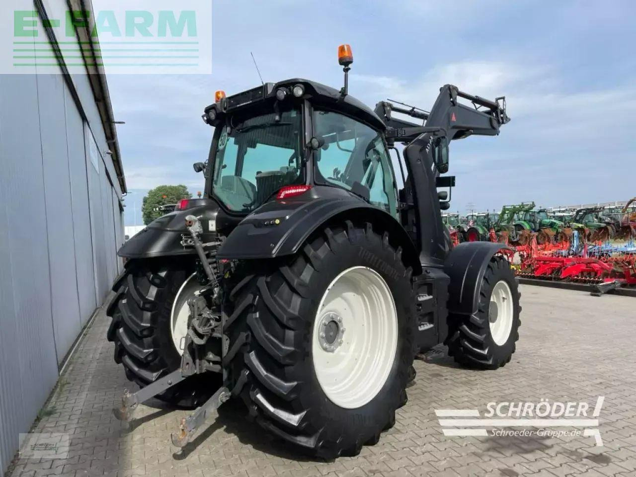 Valtra t 174 ea - Traktor: 3 kép. Valtra t 174 ea - Traktor: 3 kép.