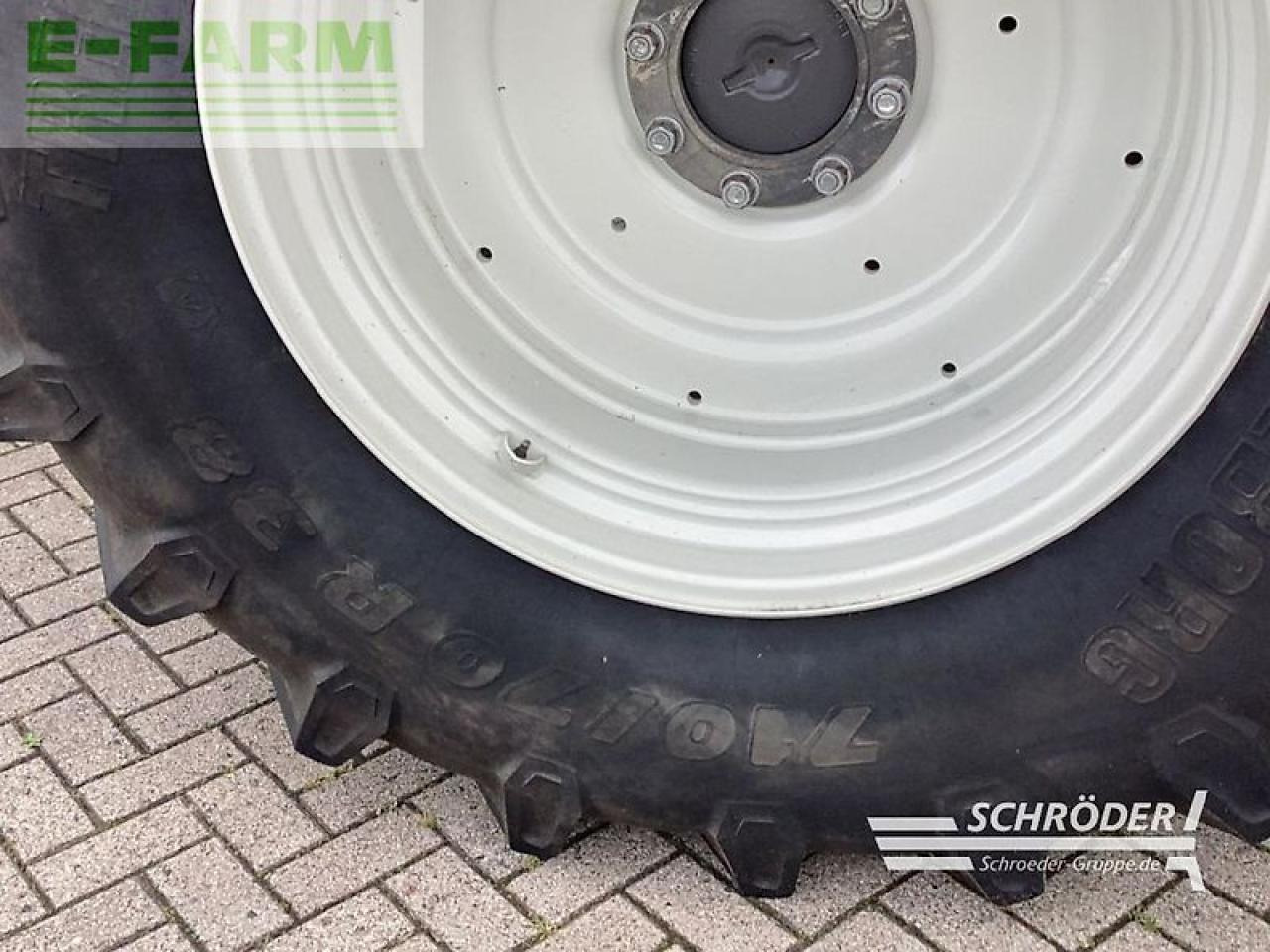 Valtra t 214 d smarttouch - Traktor: 4 kép. Valtra t 214 d smarttouch - Traktor: 4 kép.