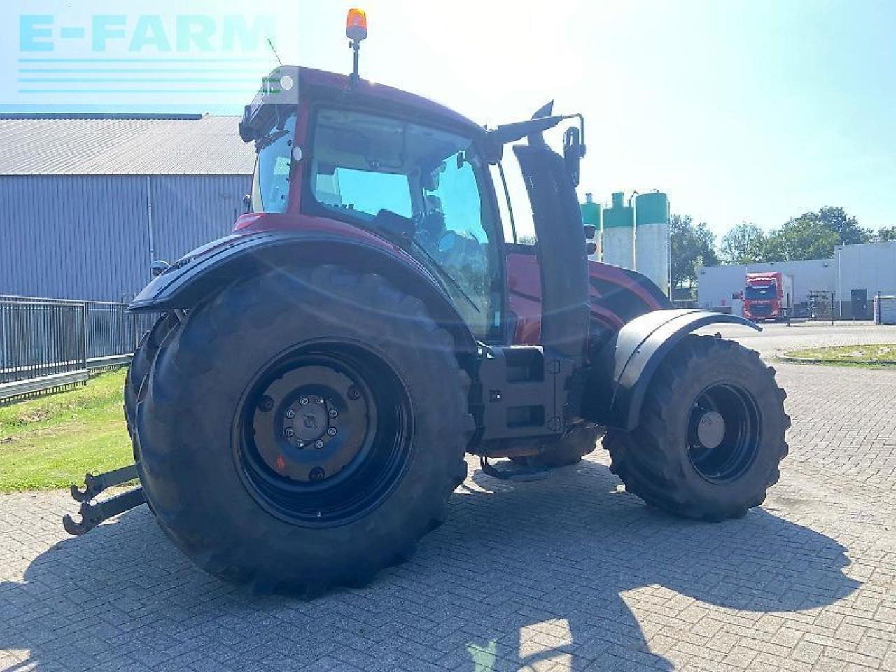 Valtra t 254 - Traktor: 5 kép. Valtra t 254 - Traktor: 5 kép.