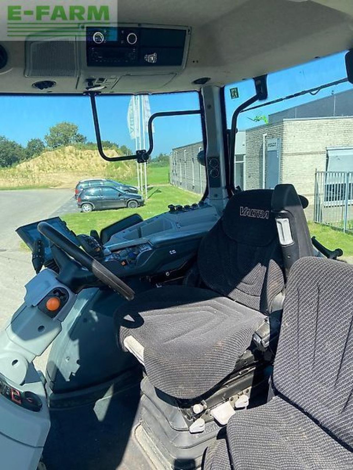 Valtra t 254 - Traktor: 3 kép. Valtra t 254 - Traktor: 3 kép.