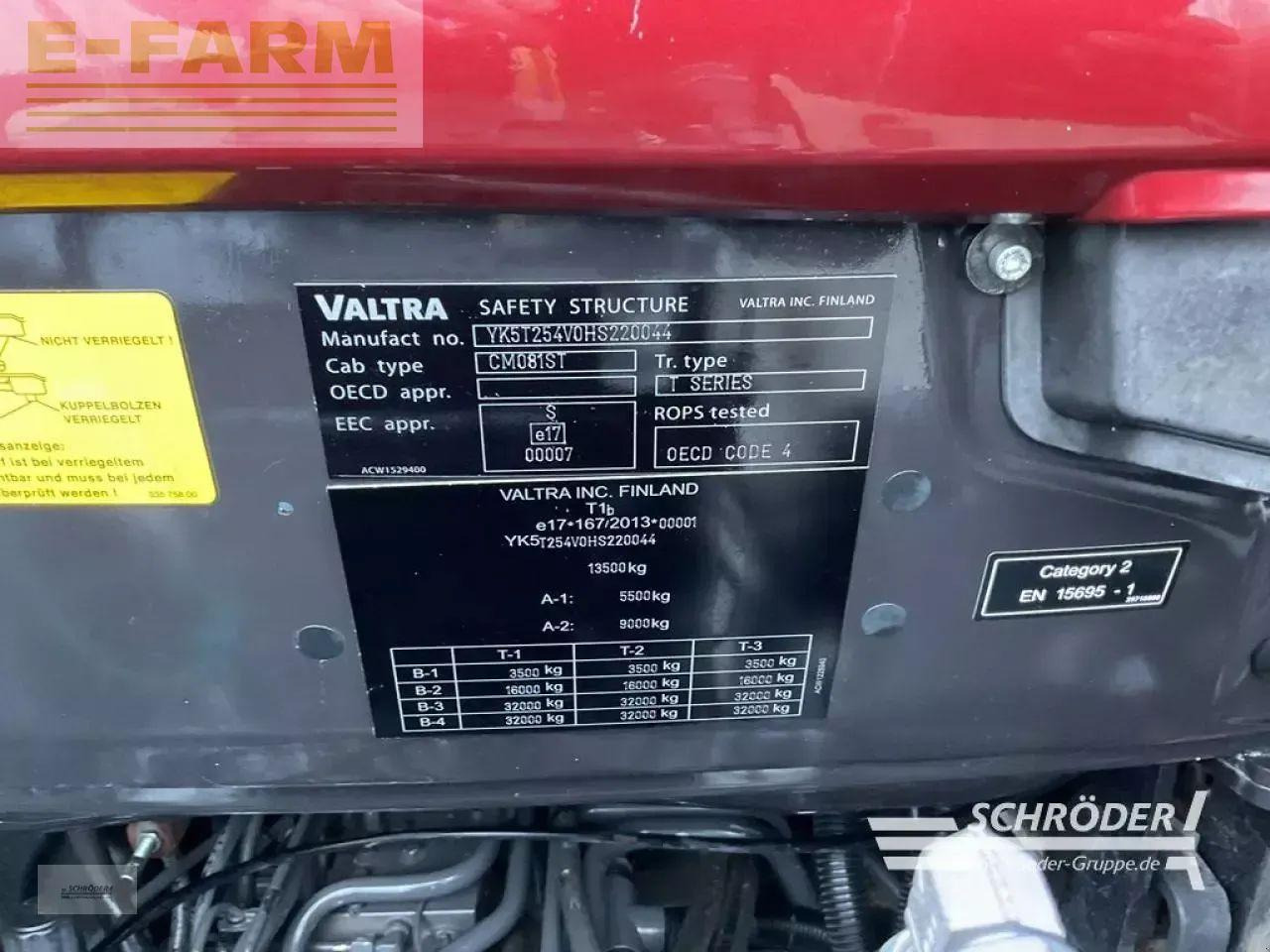 Traktor Valtra t 254 v smarttouch: 9 kép.