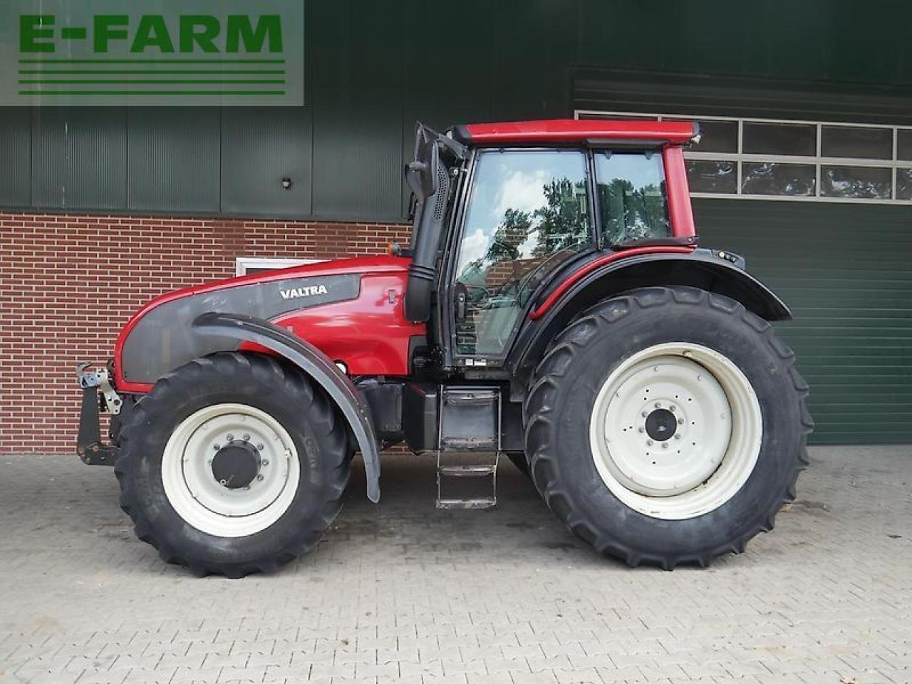 Valtra t151e hitech fzw HiTech - Traktor: 4 kép. Valtra t151e hitech fzw HiTech - Traktor: 4 kép.