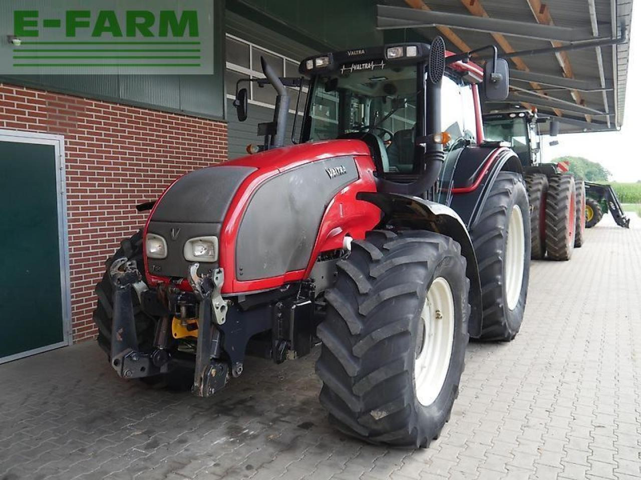 Valtra t151e hitech fzw HiTech - Traktor: 3 kép. Valtra t151e hitech fzw HiTech - Traktor: 3 kép.
