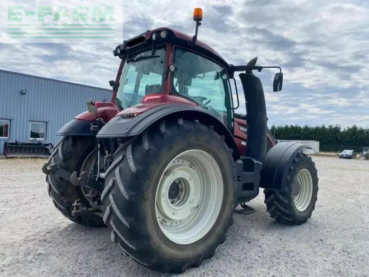 Traktor Valtra t194: 7 kép.