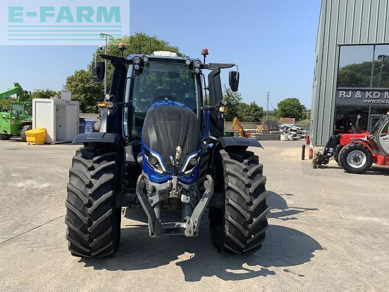 Valtra t215 direct tractor (st23688) Direct - Traktor: 4 kép. Valtra t215 direct tractor (st23688) Direct - Traktor: 4 kép.