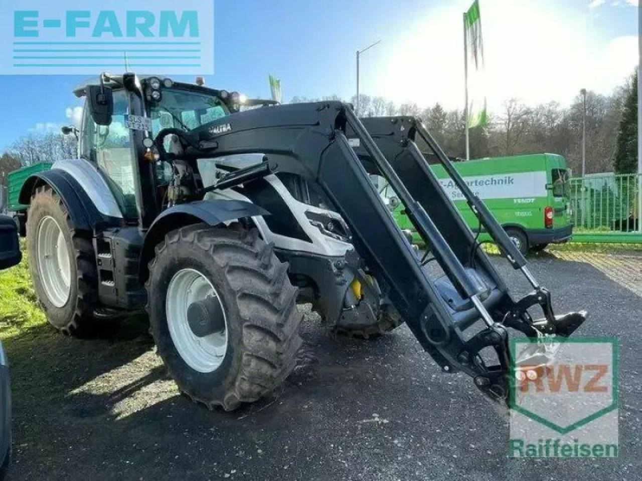 Valtra t215d - Traktor: 1 kép. Valtra t215d - Traktor: 1 kép.