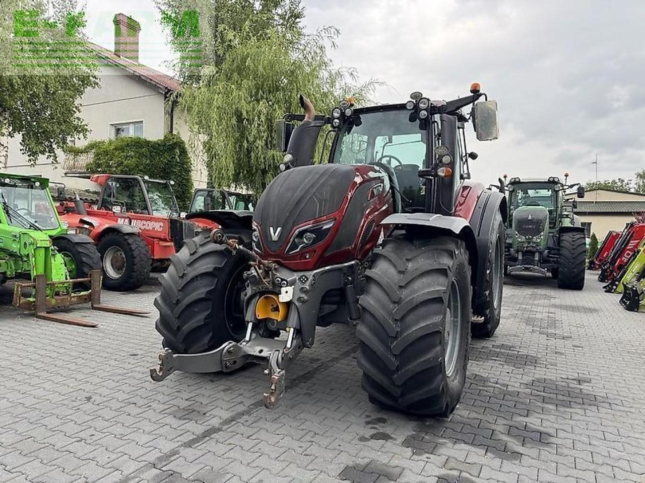 Valtra t234 versu smarttouch Versu - Traktor: 2 kép. Valtra t234 versu smarttouch Versu - Traktor: 2 kép.