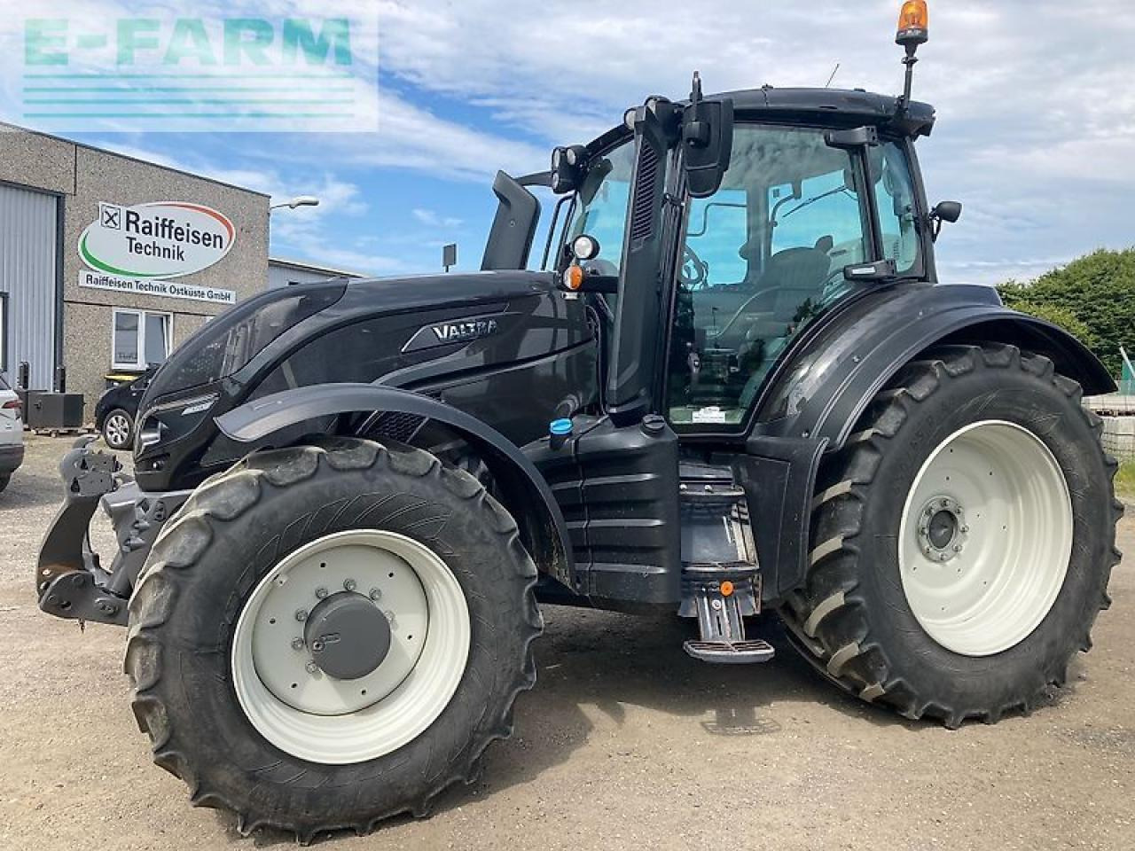 Valtra t254a mr19 - Traktor: 1 kép. Valtra t254a mr19 - Traktor: 1 kép.