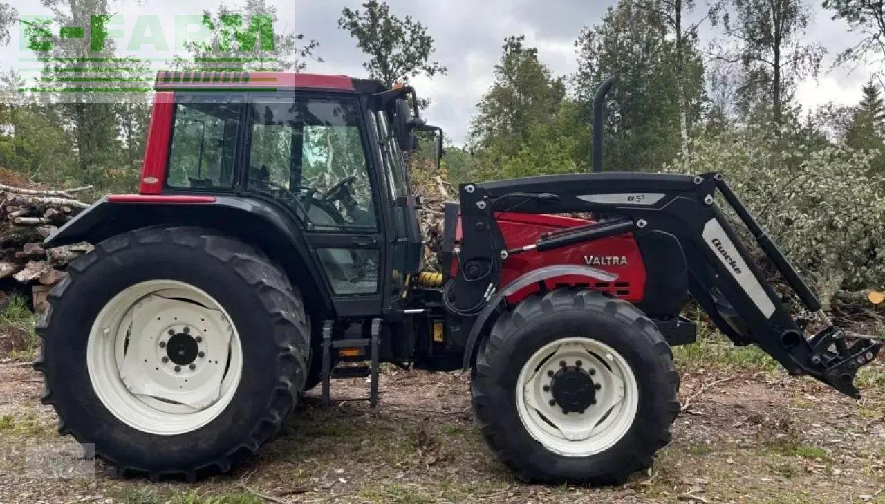 Valtra x 100 knicklenker mit quicke frontlader - Traktor: 1 kép. Valtra x 100 knicklenker mit quicke frontlader - Traktor: 1 kép.