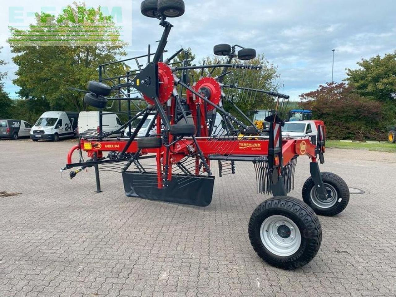 Vicon vicon mittelschwader andex 844 - Szénaforgató: 2 kép. Vicon vicon mittelschwader andex 844 - Szénaforgató: 2 kép.