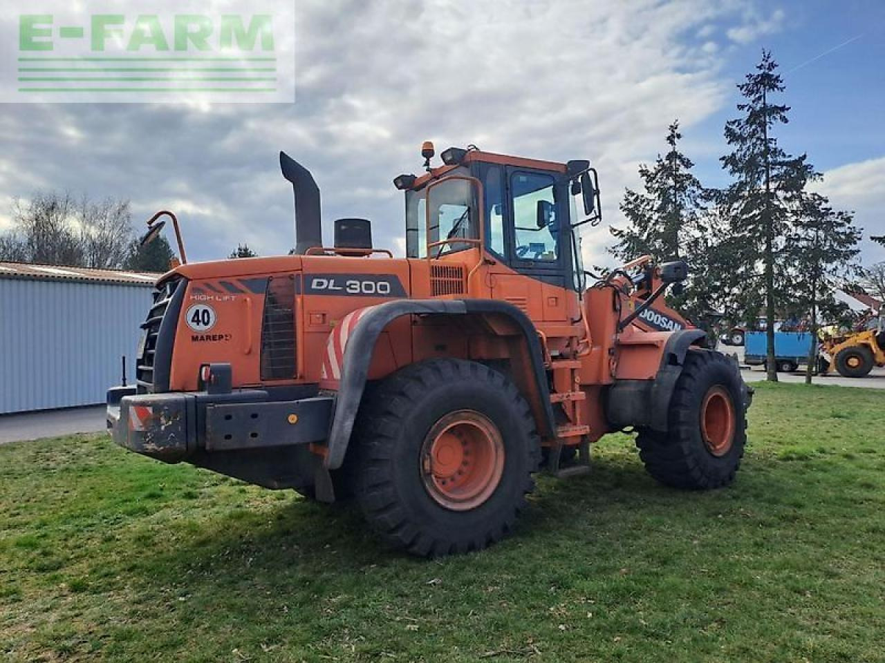 Volvo - Minikotró: 3 kép. Volvo - Minikotró: 3 kép.