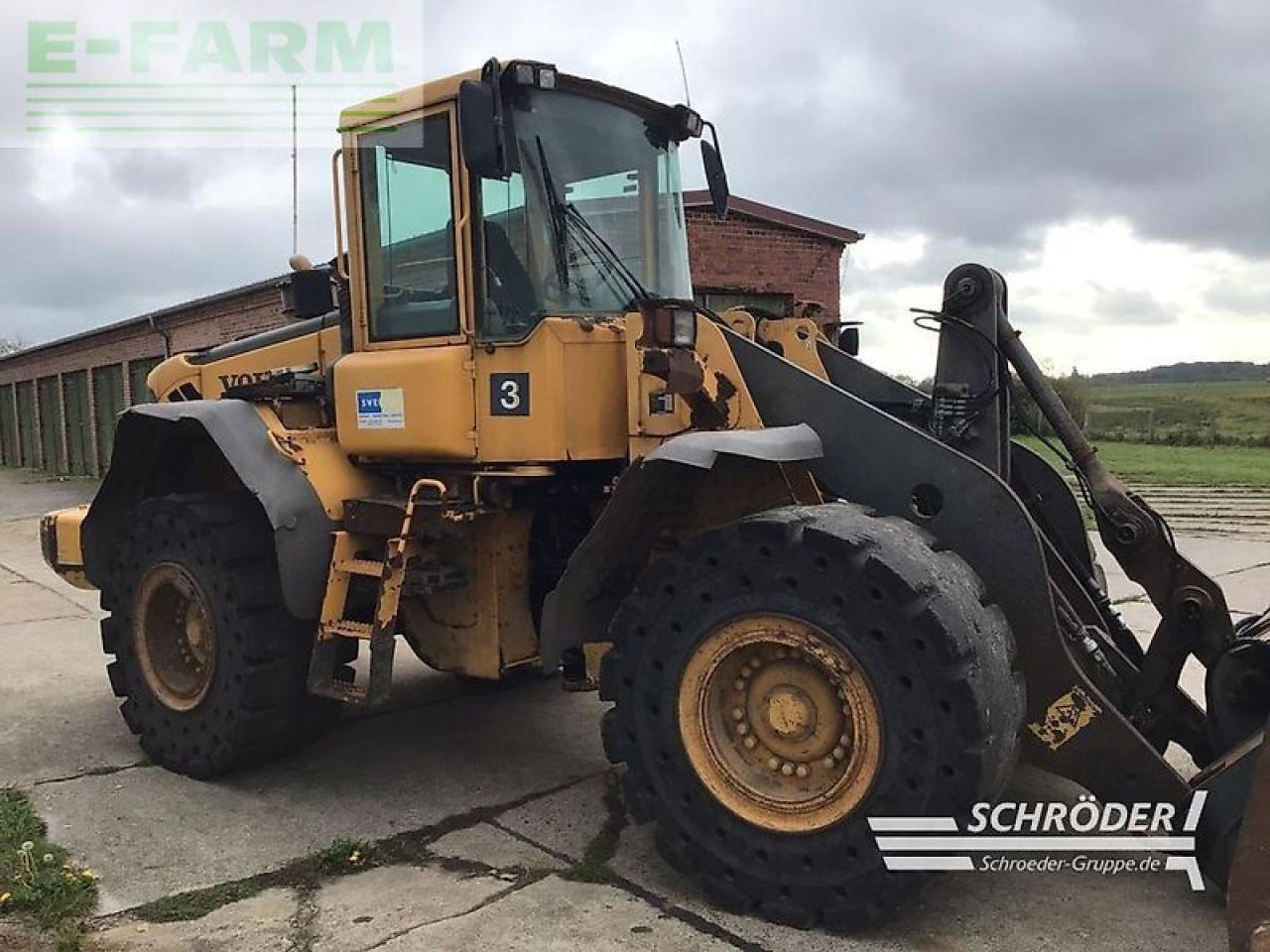 Volvo l 110 e - Minikotró: 4 kép. Volvo l 110 e - Minikotró: 4 kép.